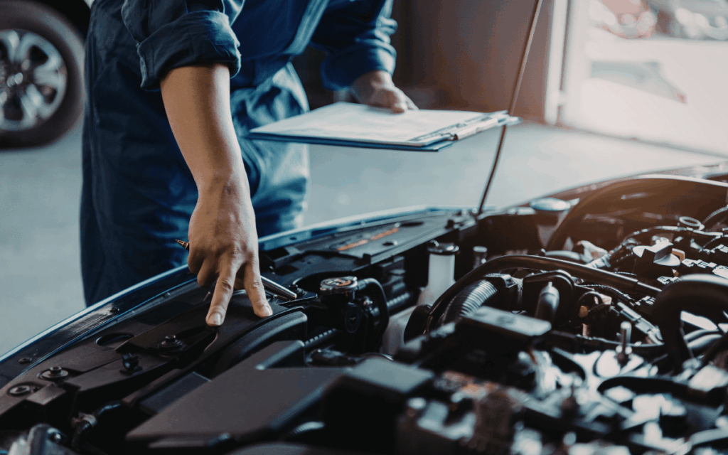 Revisión de frenos en vehículo en taller mecanico barcelona
